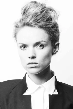  Erin Richards photo