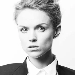 Photo star :  Erin Richards