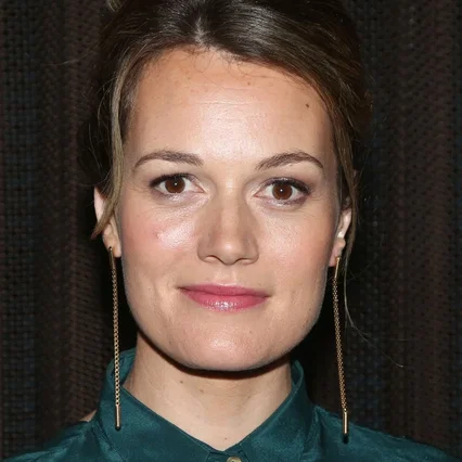  Carrie Cracknell
