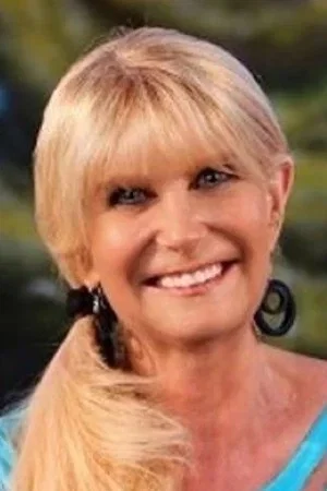  Lynne Kitei
