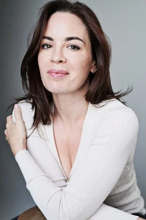  Eve Macklin photo