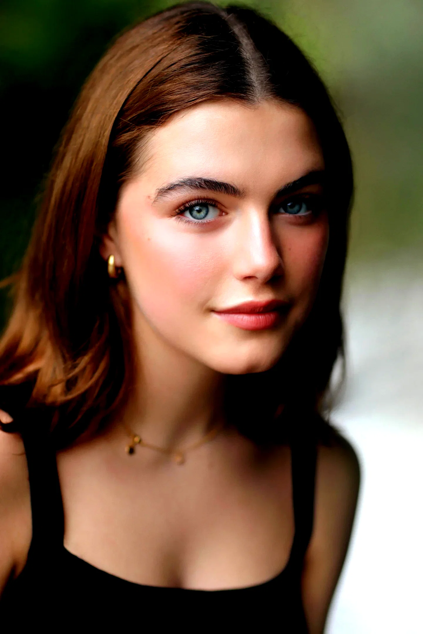  Ella Bright