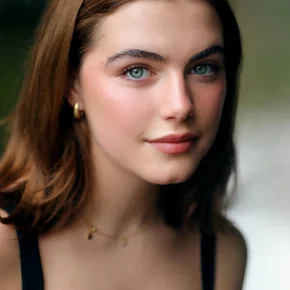 Photo star :  Ella Bright