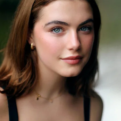  Ella Bright