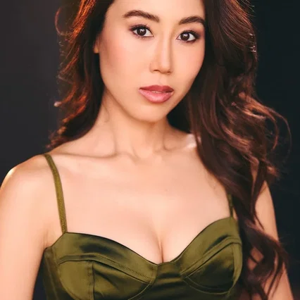  Lisa Lee