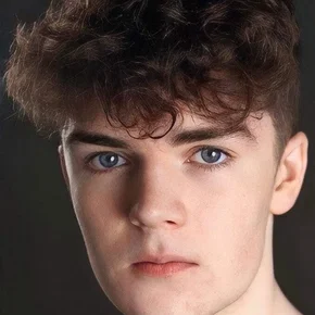 Photo star :  Lewis McAskie