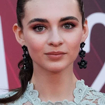  Lara McDonnell