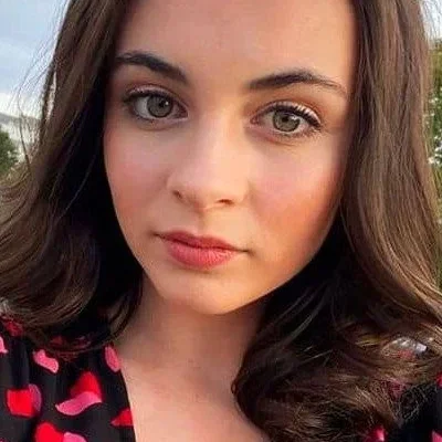  Lara McDonnell