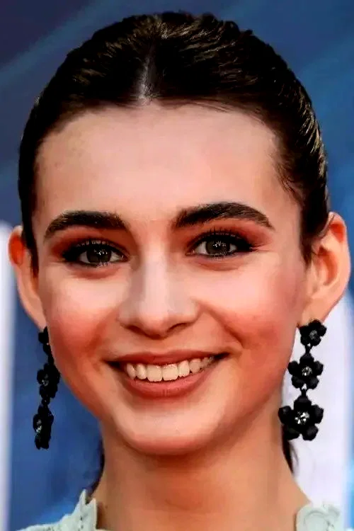  Lara McDonnell