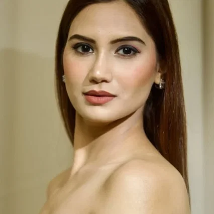  Eleena Koul