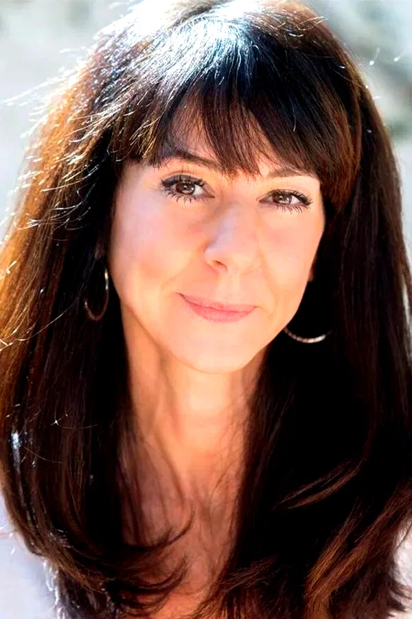  Esther Martínez Lobato