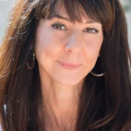  Esther Martínez Lobato
