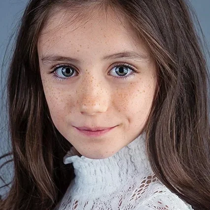  Michaela Russell