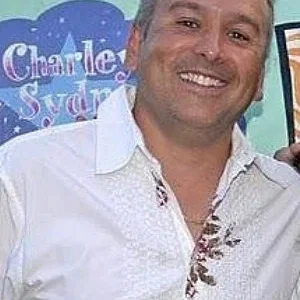 Victor Serfaty