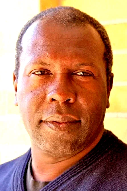  Roy Lewis