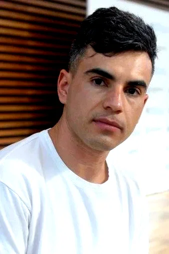  Abel Ayala