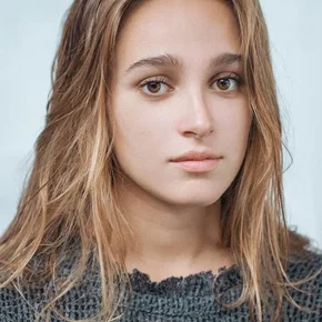 Photo star :  Capucine Valmary
