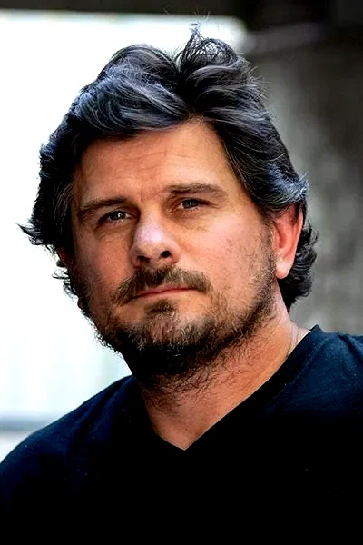  Luis Ara