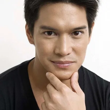  Adrian Alandy