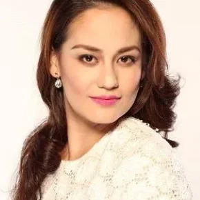 Photo star :  Max Eigenmann