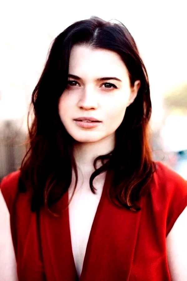  Meganne Young