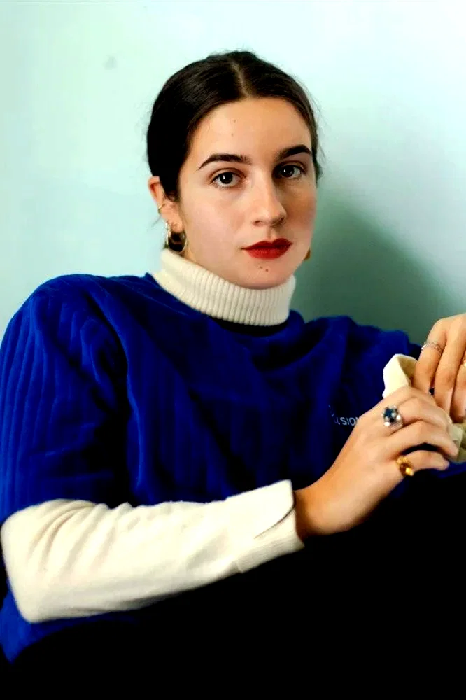  Ester Archambault