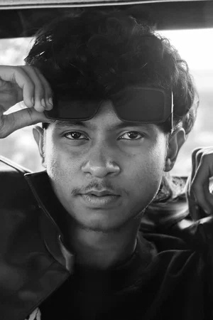  Karthik photo