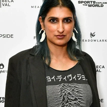  Farah Khalid