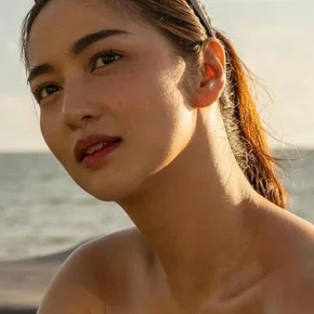 Photo star :  Charlie Dizon