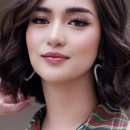  Charlie Dizon