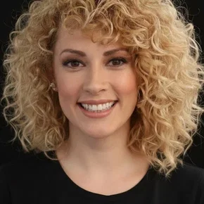 Photo star :  Açelya Topaloğlu