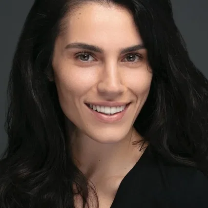  Serenay Aktaş