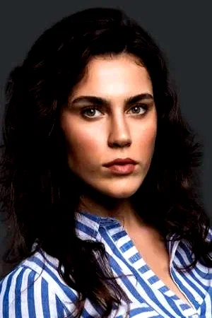  Serenay Aktaş