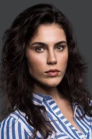 Serenay Aktaş photo