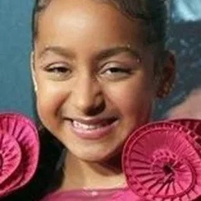 Photo star :  Mila Davis-Kent