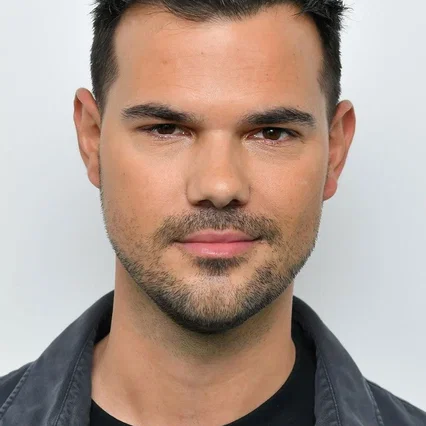 Taylor Lautner