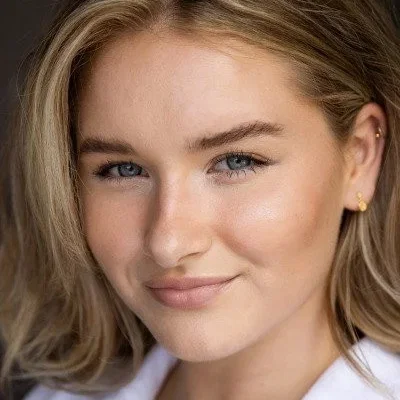  Annabelle Andrew