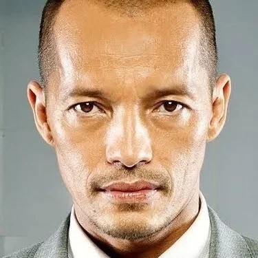 Arthur Acuña