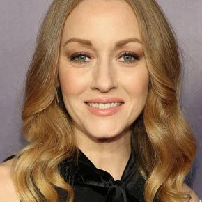 Photo star :  Jennifer Ferrin