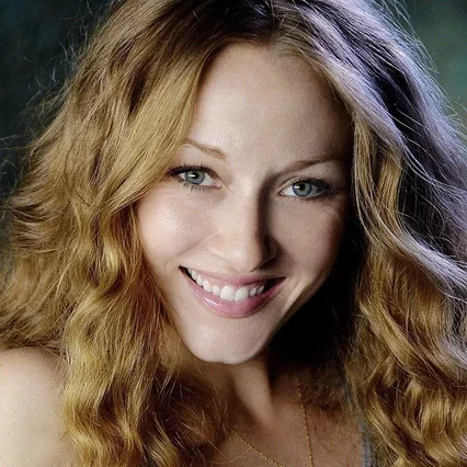  Jennifer Ferrin
