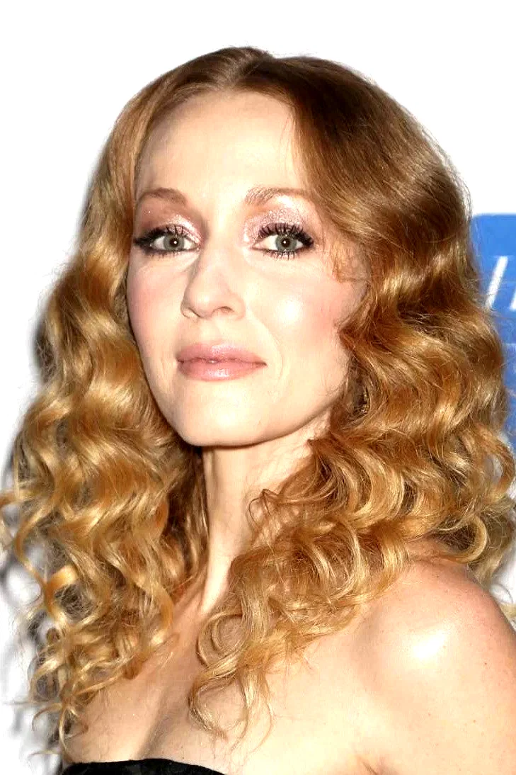  Jennifer Ferrin