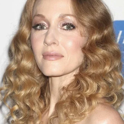  Jennifer Ferrin