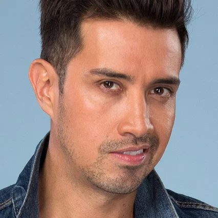  Héctor Morales