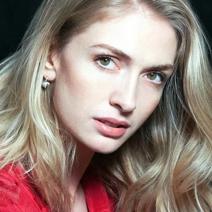  Yasemin Kay Allen