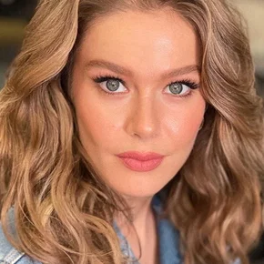 Photo star :  Burcu Biricik