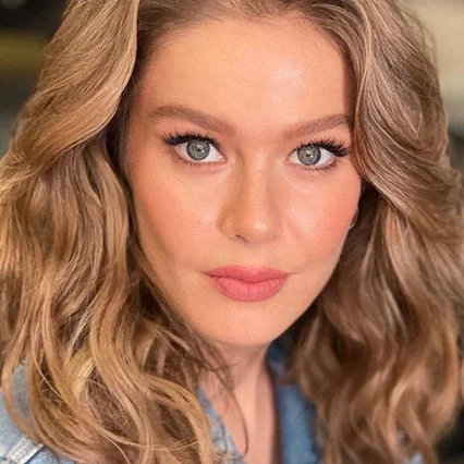  Burcu Biricik