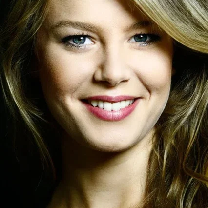  Burcu Biricik