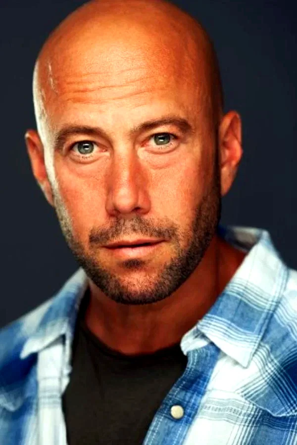  Aaron Berg