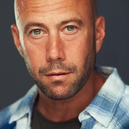  Aaron Berg