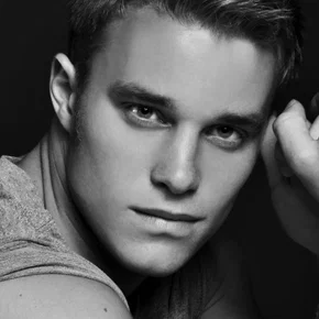 Photo star :  Josh Plasse